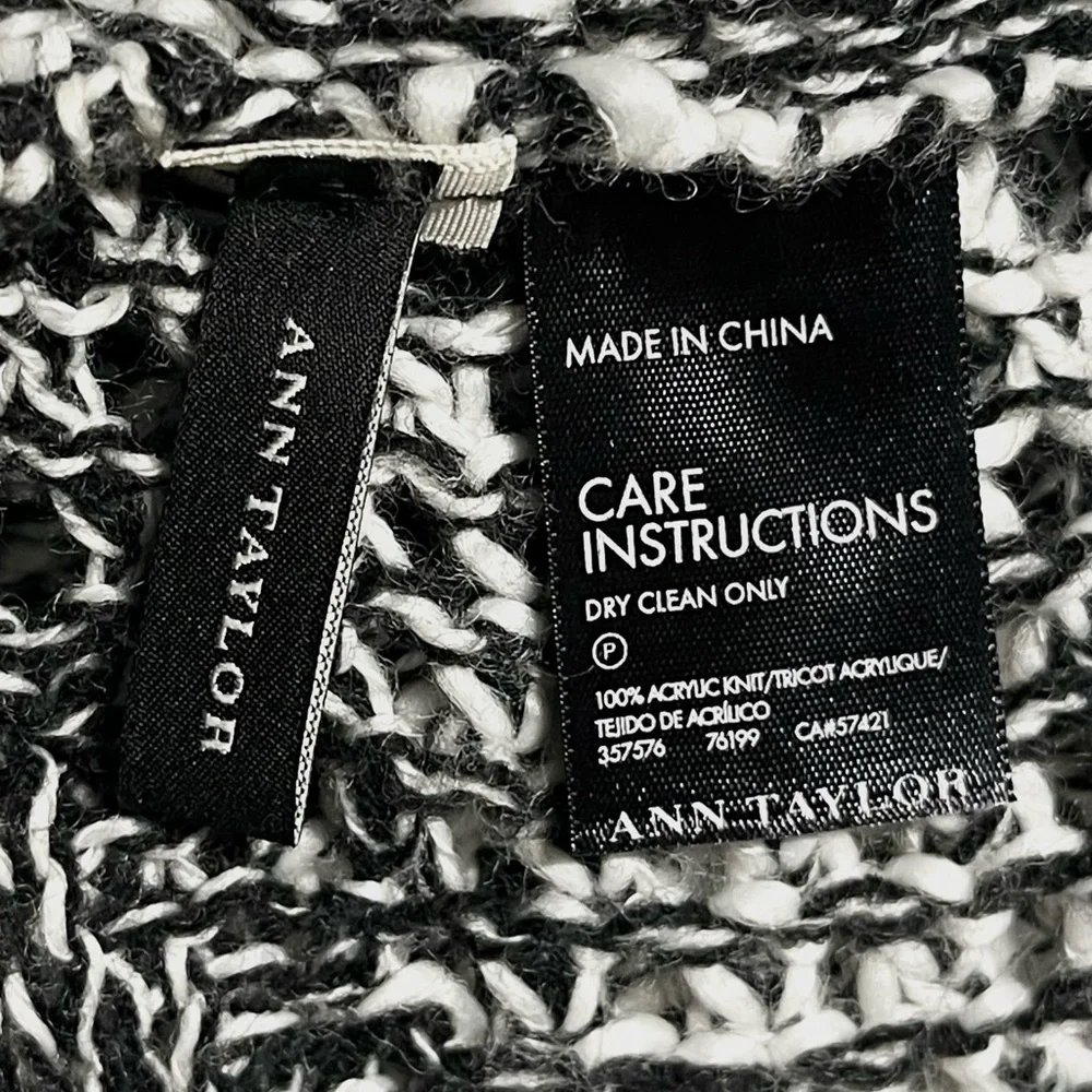 Ann Taylor Geometric Monochrome Knit Scarf